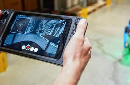 Präziser digitaler Zwilling und KI-Steuerung optimieren Roboterkoordinierung in (Foto: Otto Group)